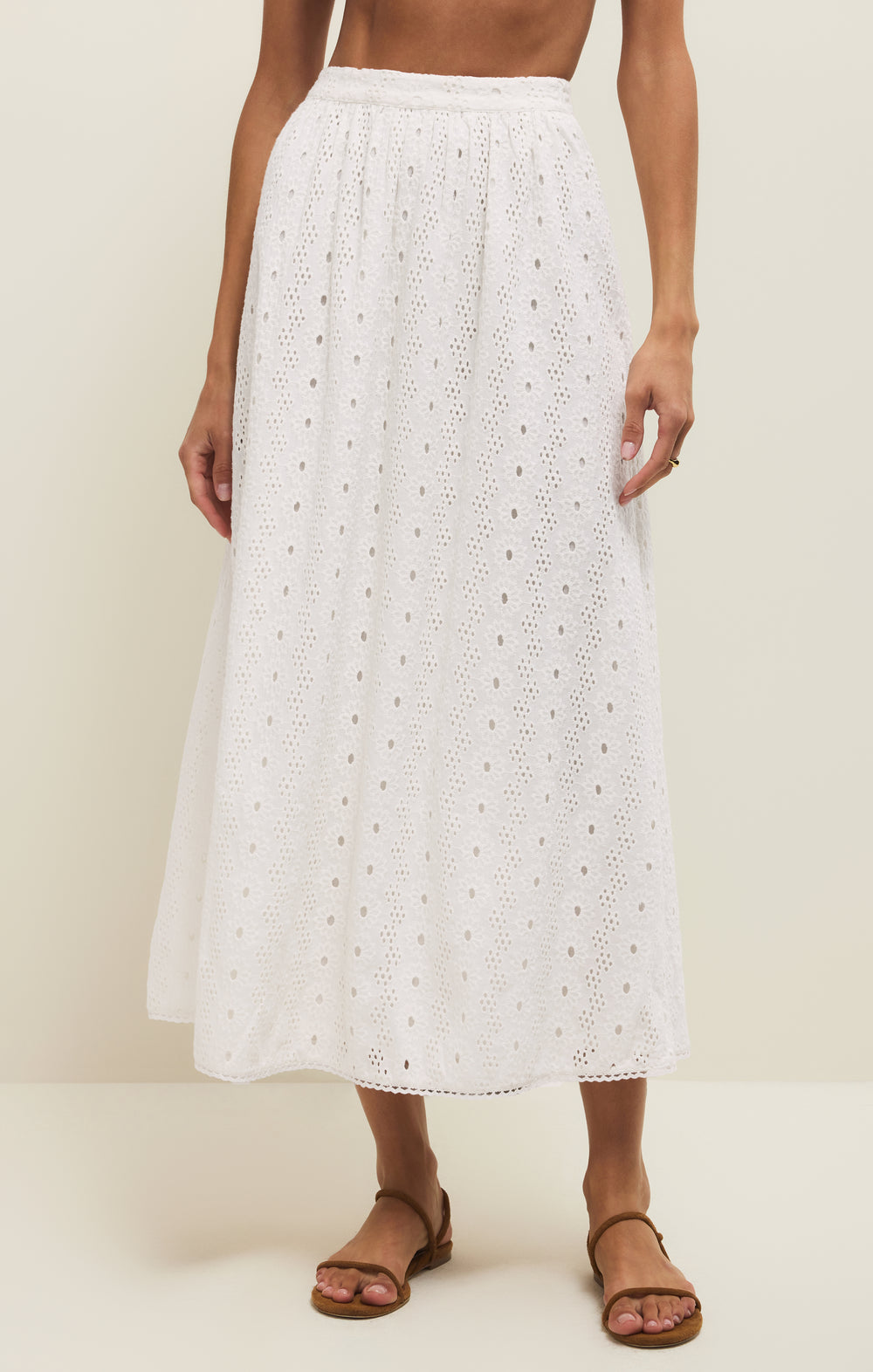 ZK261574_WHT_FRONT_4ea3a62b-93a3-40f1-8721-20aa81ebe4f7
